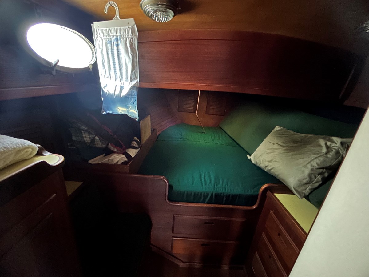 Forward V Berth