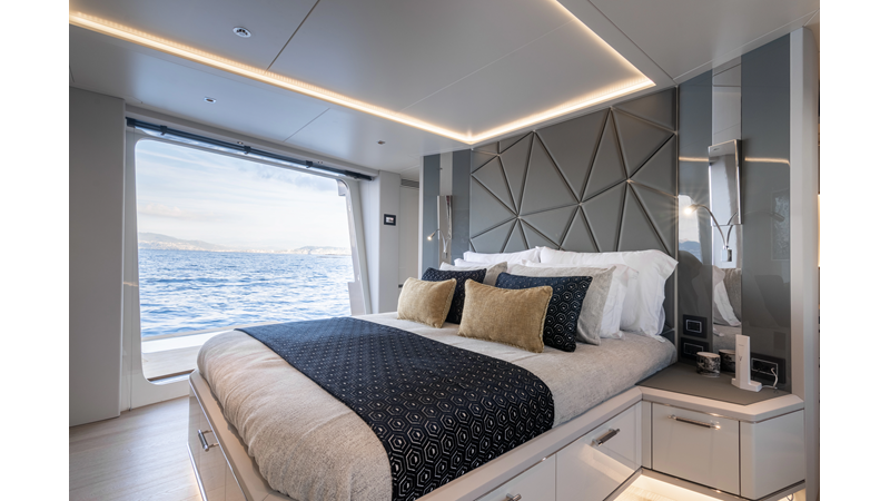 HULL #5 - Yacht for sale