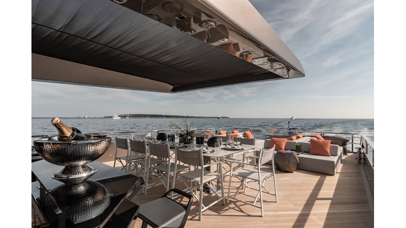 HULL #5 - Yacht for sale