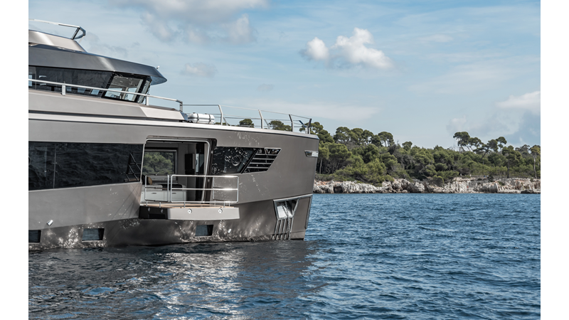 HULL #5 - Yacht for sale