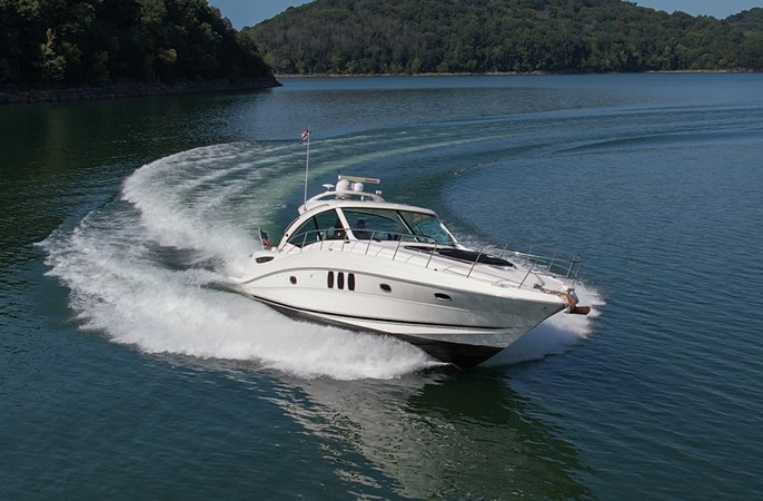 2008 Sea Ray 48 Sundancer underway