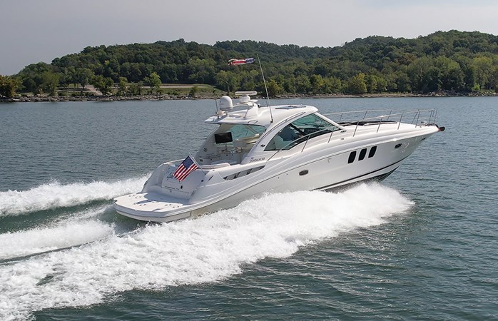 2008 Sea Ray 48 Sundancer underway