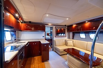 Galley/Salon