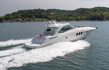 2008 Sea Ray 48 Sundancer underway