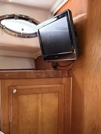 2010 BackCove 33, Lenora Marie, Cabin TV