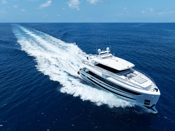 Horizon FD80 Hull 19 running shot.