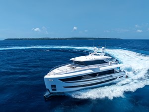 FD80 Hull 19 carving through the open sea. 