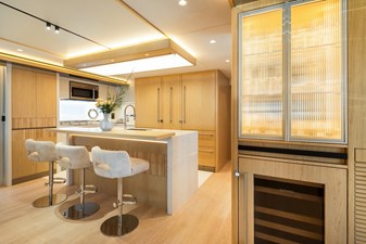 Horizon FD80 Hull 19 galley with bar. 