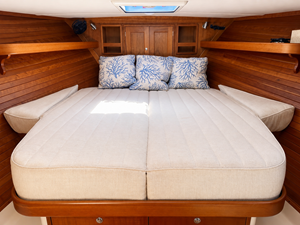 GOOMBAY 27 23 Stateroom