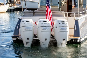 GOOMBAY 35 30 Engines