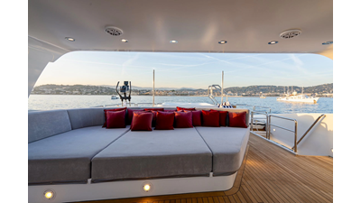 LADY LUCY 38 