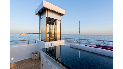 LADY LUCY 42 