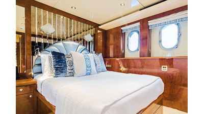 LADY LUCY 45 