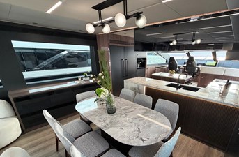 ES88 2 Dining area with seating for 8