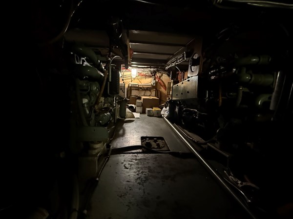 Lanai engine room with twin Detroit Diesel 6-71 power