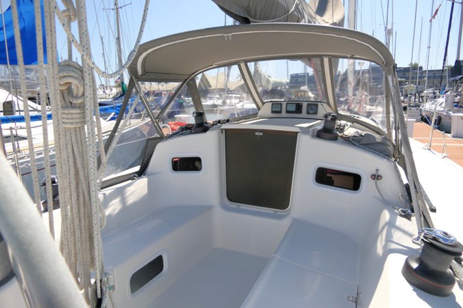 Cockpit Fwd