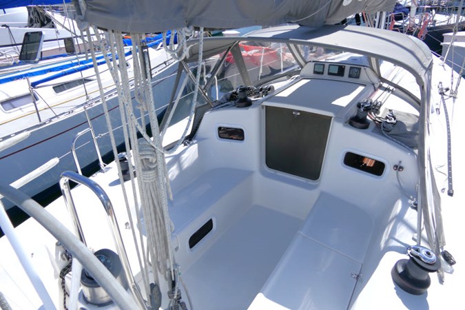 Cockpit Port Fwd