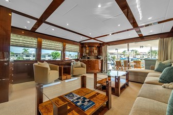 QUIET SUN 3 Salon looking aft