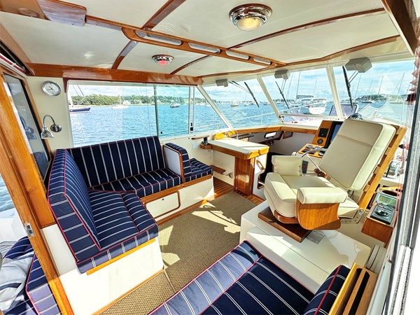 Pilothouse Salon Looking Foward to Port