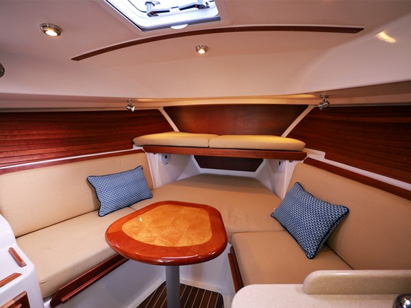 REVERIE, 2016 Back Cove 30, Oversized V-Berth w Table