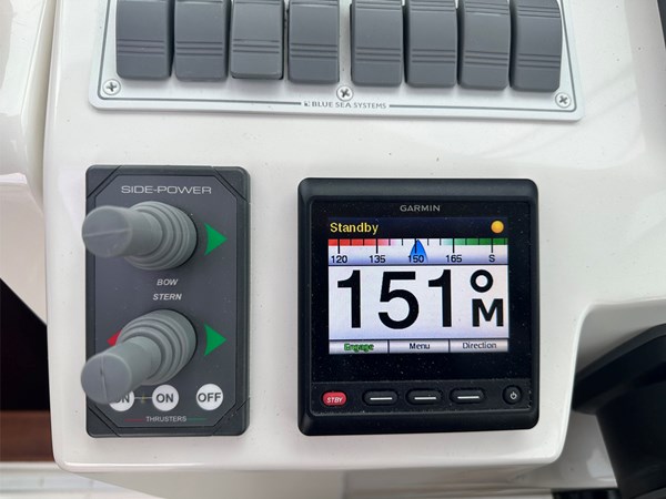 REVERIE, 2016 Back Cove 30, Thrusters and Autopilot
