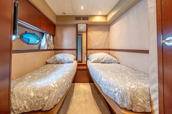 Princess V70 38 