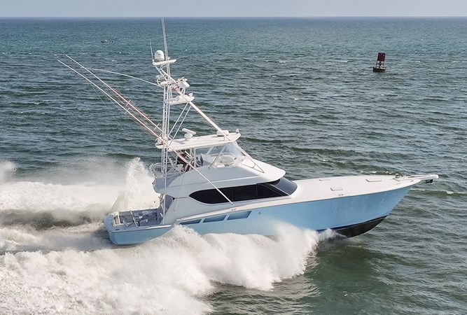 Stbd profile while underway