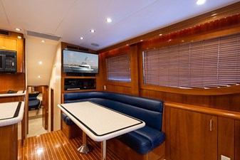 FRIENDSHIP 24 Dinette