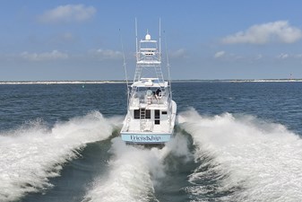 FRIENDSHIP 60 Stern profile while underway
