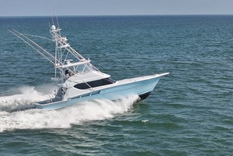 FRIENDSHIP 62 55 Hatteras underway