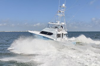 FRIENDSHIP 63 55 Hatteras underway