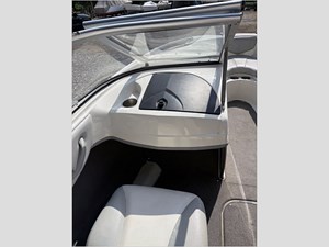 21' Bayliner 2011 215 6 
