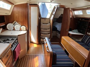 DREAM ON 8 Salon aft view