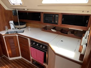 DREAM ON 10 Galley