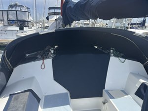 DREAM ON 26 Companionway