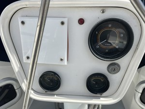 DREAM ON 31 Instrument panel