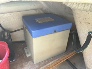 DREAM ON 37 Propane locker
