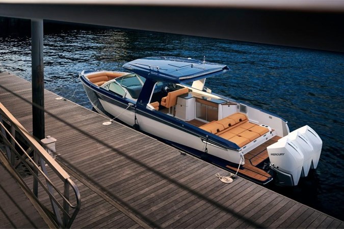 2022 Aviara AV36 Outboard 3