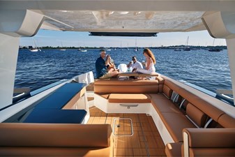 2022 Aviara AV36 Outboard 4