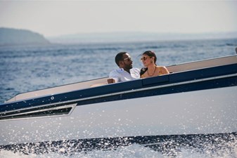 2022 Aviara AV36 Outboard 5