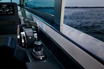 2022 Aviara AV36 Outboard 7