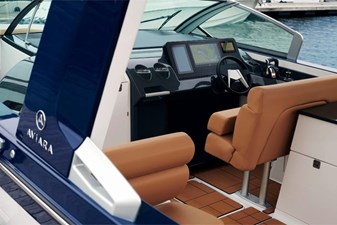 2022 Aviara AV36 Outboard 9