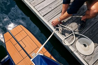 2022 Aviara AV36 Outboard 10