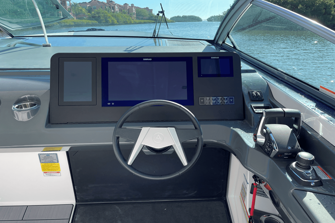 2023 Aviara AV40 Outboard 12