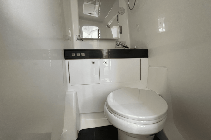 2023 Aviara AV40 Outboard 20