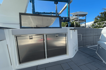 2023 Aviara AV40 Outboard 8