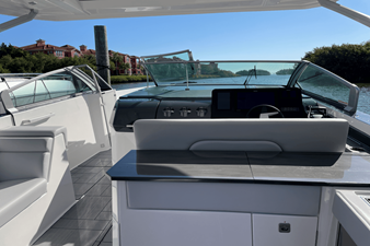 2023 Aviara AV40 Outboard 11