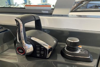 2023 Aviara AV40 Outboard 14