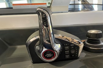 2023 Aviara AV40 Outboard 15