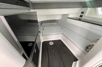 2023 Aviara AV40 Outboard 18